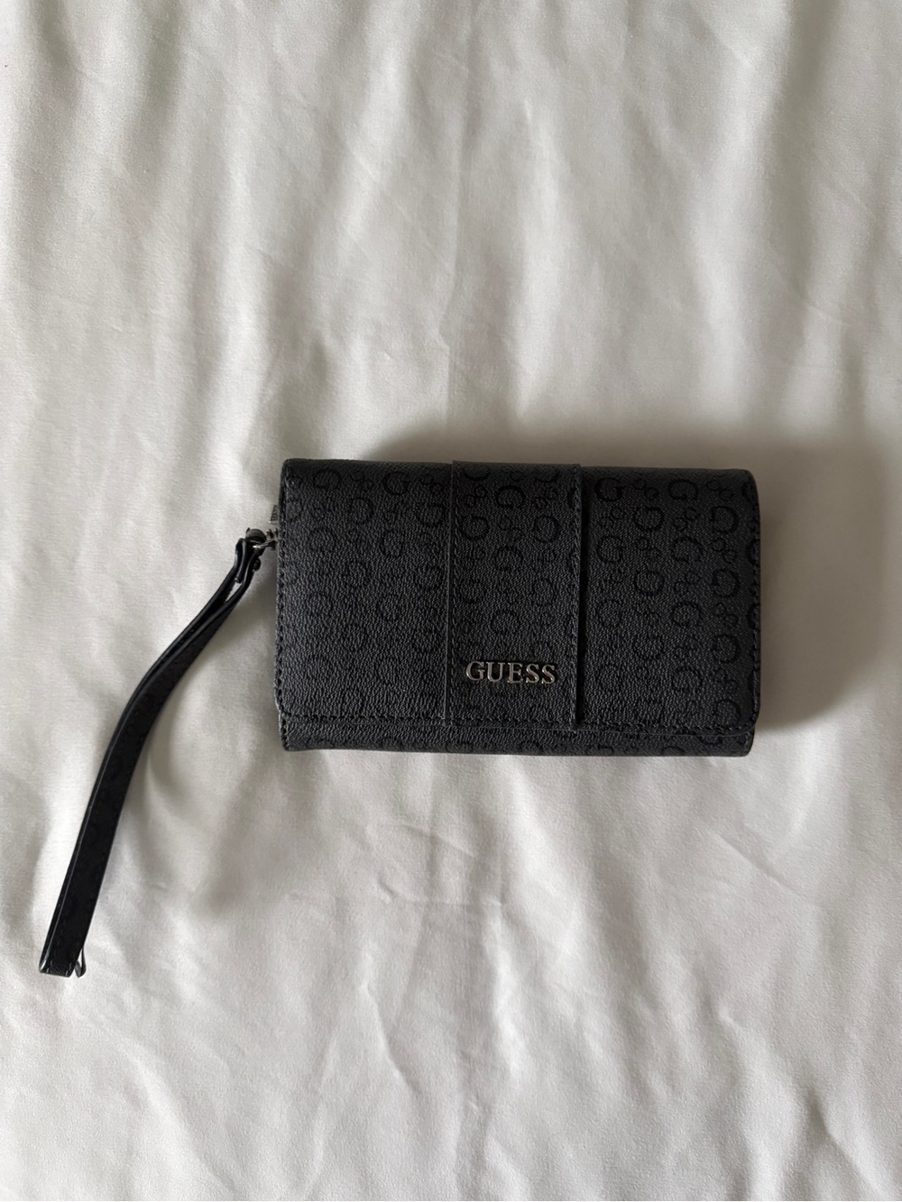 Guess Black Signature Wristlet Wallet with Logo Plate